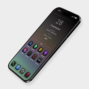 Puede incluir: Un tel&eacute;fono inteligente negro con una pantalla degradada que muestra iconos de aplicaciones y un widget que muestra la fecha, la hora y el clima. La pantalla muestra la fecha como el 28, martes, con una temperatura de 7&deg;C.