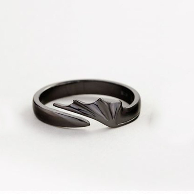 Discover Dragon Magic with Matching Rings Set Silver & Black Couple Rings, Mythical Jewelry for Couples, Unique His and Hers Dragon Bands image 5