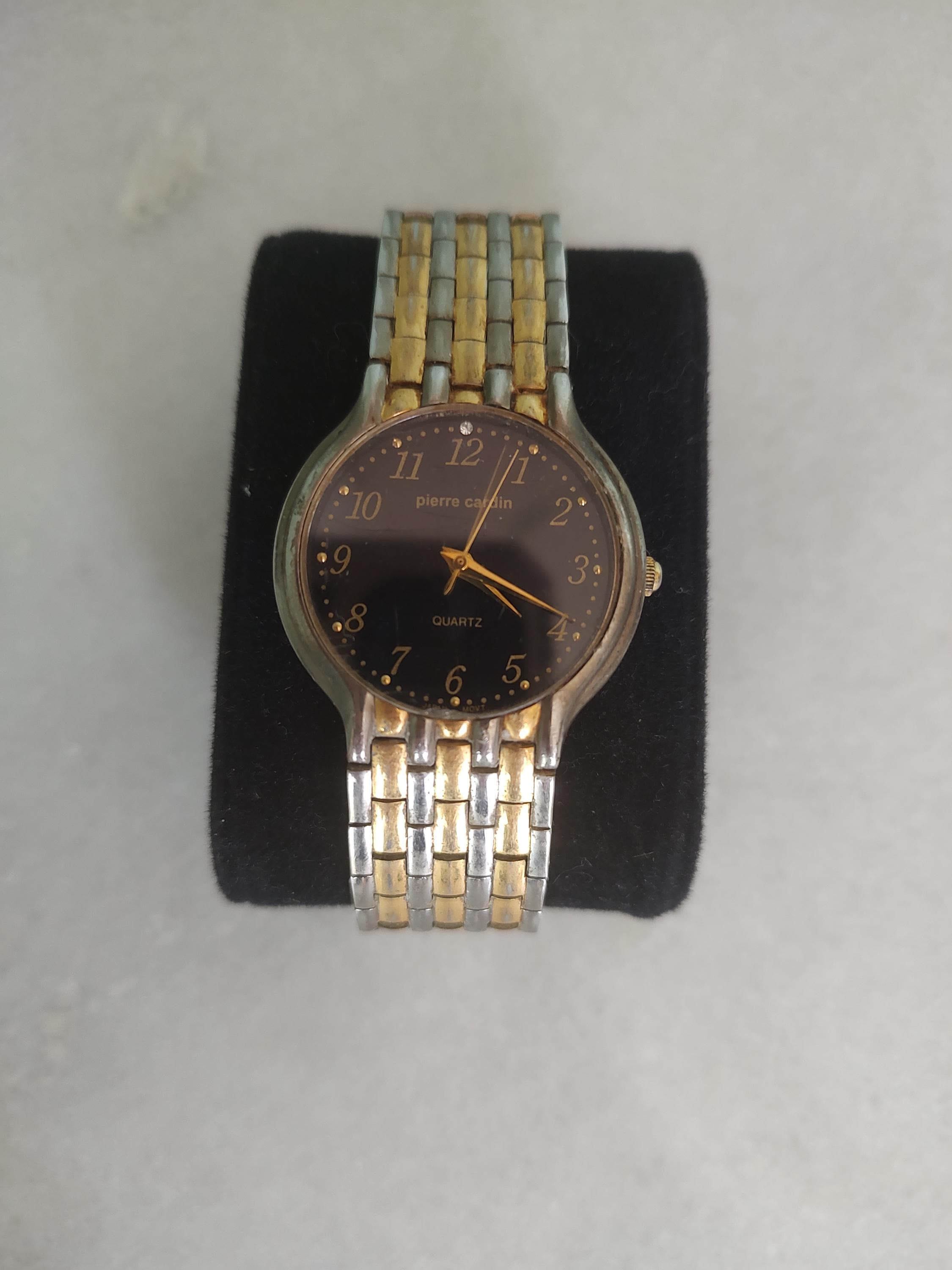 Pierre Cardin ゴールド アナログ腕時計 Vintage Pierre Cardin Watch Gold Tone Black Round Dial