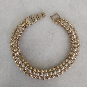 Vintage Beaded Gold Tone White Bracelet 7.5" Long - EE128
