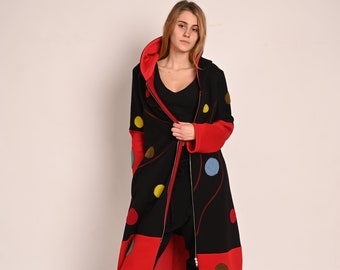 Abrigo acolchado negro y rojo con apliques de lunares y capucha extragrande, chaqueta de invierno con cremallera hecha a mano.