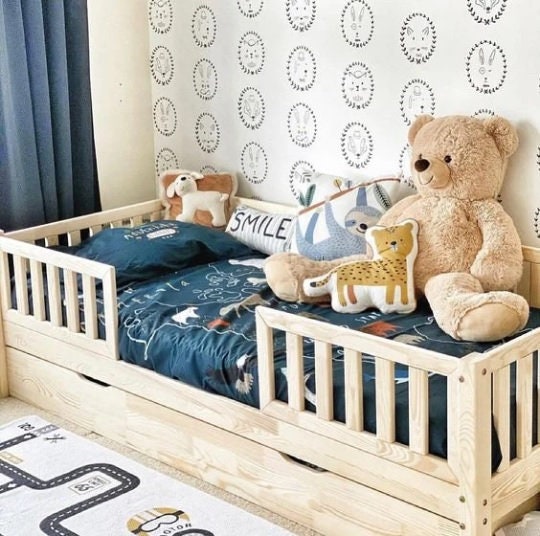 Cama infantil cabina 90x190 cm de madera maciza con protección contra  caídas y somier de láminas - Blanco