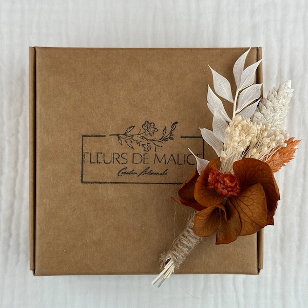 Boutonnière Léonie, de fleurs séchées, teinte Terracotta, pour marié, mariage bohème