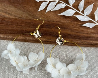 Boucle d'oreille, Créoles Zola, en fleurs séchées pour accessoire de mariée, mariage bohème.