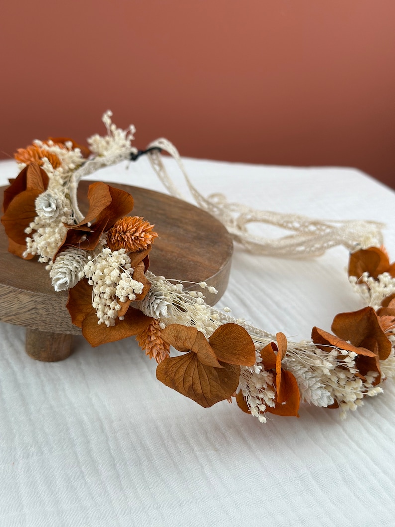 Couronne Léonie, de fleurs séchées dans les teintes Terracotta, accessoires pour coiffure de mariée, mariage bohème. image 2