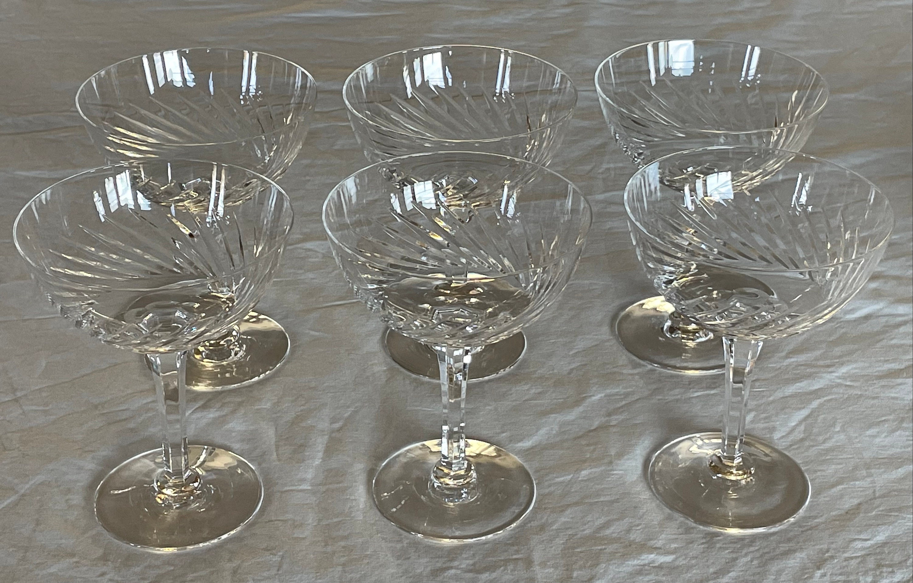 HOYA CRYSTAL　ライト10W Amazon.co.jp: A395 HOYA Crystal Shot Glasses, Different
