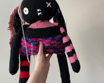 crochet bunny plushie (large)