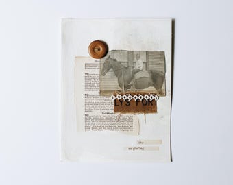 Collage de arte abstracto original en técnica mixta sobre papel, &quot;Un niño y su caballo&quot;, arte de collage rústico en capas con efímeras vintage