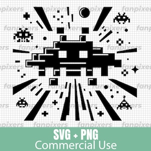 Puede incluir: Diseño de arte de píxeles en blanco y negro de una nave espacial con un tema de videojuego retro. La nave espacial está rodeada de estrellas y otros objetos pixelados. El texto "SVG + PNG Commercial Use" está en la parte inferior de la imagen.