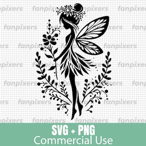 Puede incluir: Silueta en blanco y negro de un hada con alas detalladas, sosteniendo una flor, rodeada de elementos florales. El hada lleva una corona floral. El texto en la parte inferior dice "SVG + PNG Commercial Use".