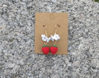 Handmade Strawberry Earrings- MicroCrochet Earrings- Gift for Her - Handmade Jewelry- Dangle Earrings- Crochet Earrings- Lightweight Earring