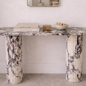 Consola de mármol estriado, mesa de entrada de piedra Calacatta Viola, escritorio con pedestal festoneado