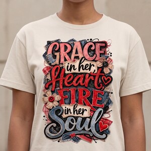 Puede incluir: Un juego de tres cuencos apilables de cerámica en tonos azules, verdes y blancos. Los cuencos presentan un esmalte moteado y un diseño sencillo y moderno. El cuenco más grande tiene aproximadamente 18 cm de diámetro.