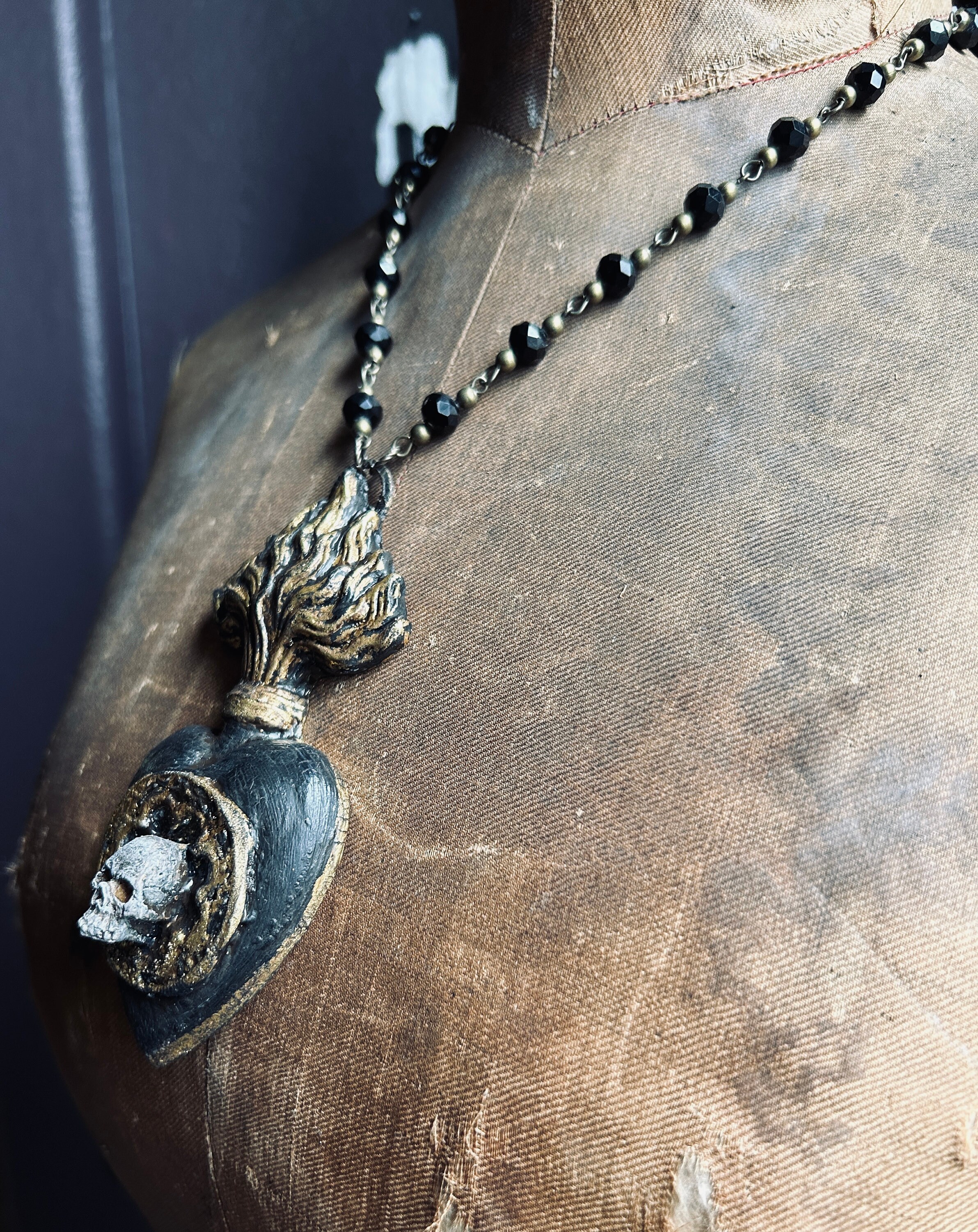 Catherine De Medici Button Earring