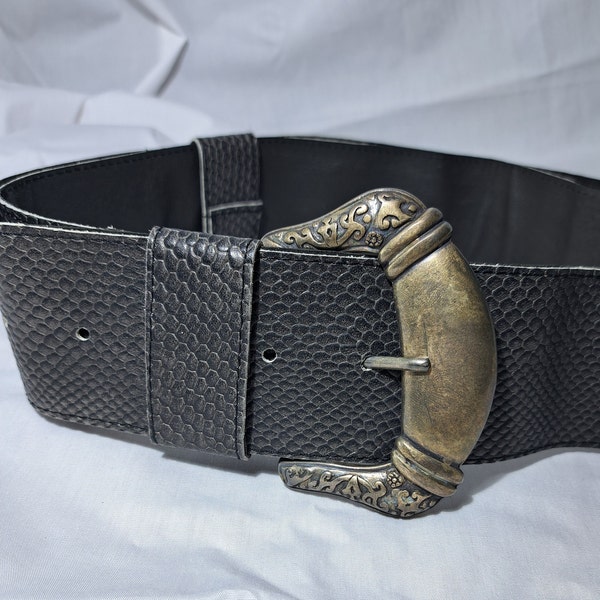 Leather belt for women ,  Handmade gree stilish belt , Gree belt with metal stunds , Fashion dress belt high waisted ,Gift belt plus size