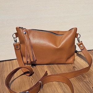 Bolsa pequena transversal, carteira minimalista, presente de 3º aniversário, bolsa tiracolo de couro, presente de 30º aniversário, pochete feita à mão, bolsa hobo Coach