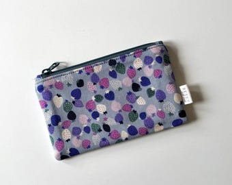 Kolorowa mini saszetka na suwak z jagodami – Kawaii Fruit Coin Purse, organizer na akcesoria