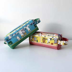 Étui à crayons Chats et sushis - Organisateur de papeterie en forme de chats kawaii mangeant des sushis, pochette en tissu pour fournitures scolaires, outils artistiques, cadeau pour étudiants