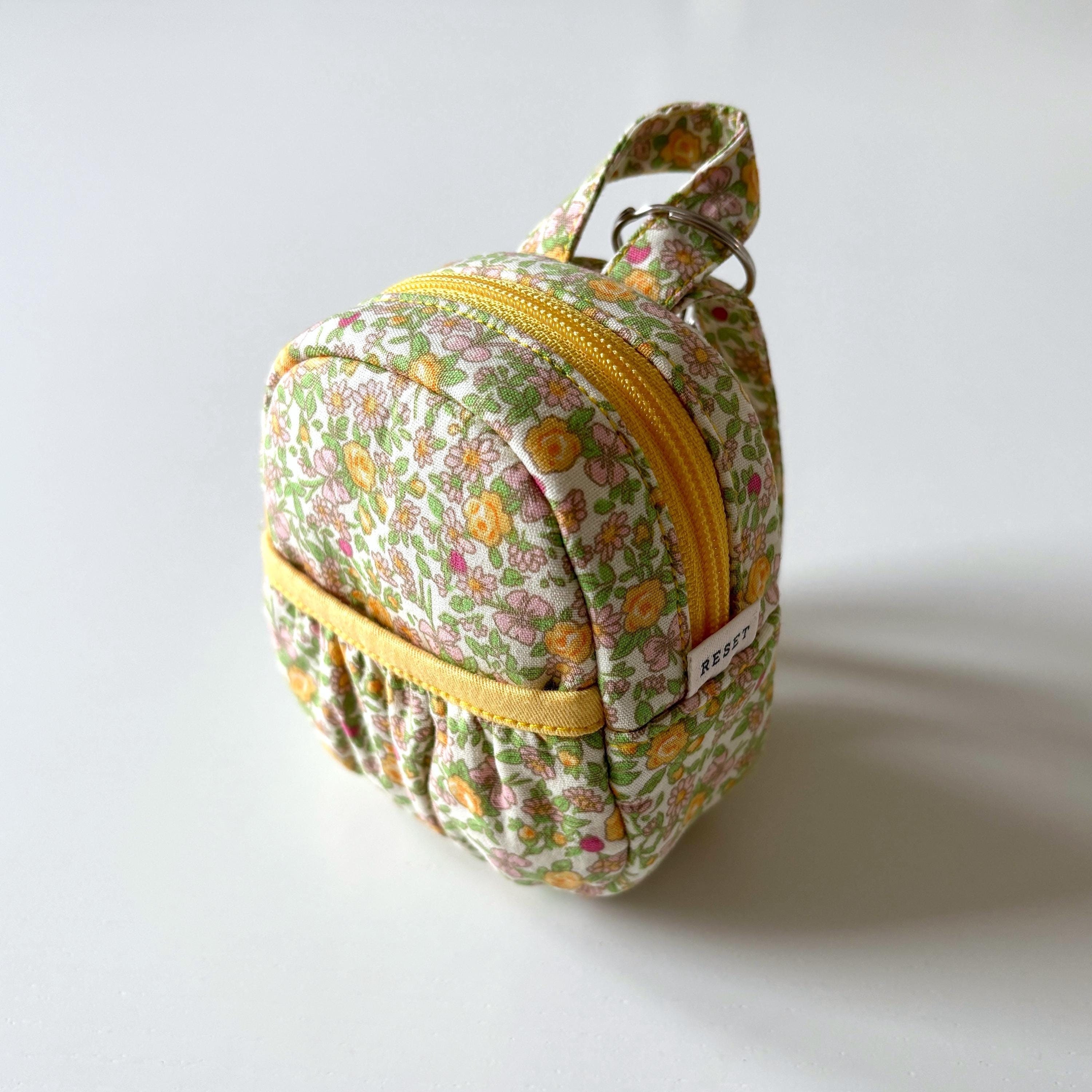 Mini Floral Backpack Keychain: Kawaii Flower Bag Charm, Coin 