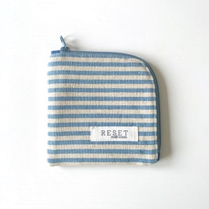Monedero minimalista de tela con cremallera a rayas azules, neceser pequeño, neceser de maquillaje, regalo para él o ella