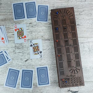 Zusammenklappbares Cribbage Holzspiel-Set mit Karten- und Chipschublade - Premium-Qualität aus Naturholz, kompaktes Design für unterwegs und zu Hause
