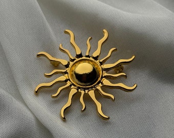 Vintage brooch,Gold Sun Metal Pin Brooch,Sunshine Pin Badge,Lapel Pin, Enamel Pin for Backpacks Jeans,Positive Pins,Perfect Pin Gift for Her