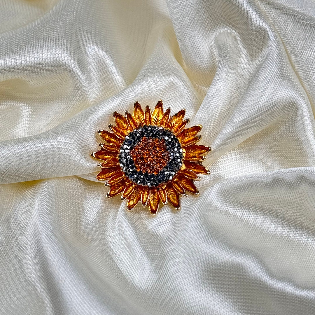 Vintage Rhinestone Sunflower Brooch Pin Stylish Crystal Flower Shape Brooch Pin Elegant Clothing Hat Bag Accessories Jewerly For Women-Black