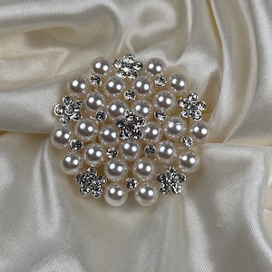 Vintage Pearl flowers set with diamonds,Pearl brooch,Vintage Brooch,pearl Brooch,Clothing accessories,Brooch Lovers Gifts