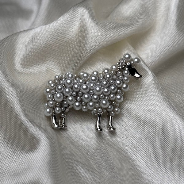 White Sheep Brooch, Pearl Brooch, Cute Animal Brooch, Fashion Simple Brooch, Gift for her, Brooch Lovers Gift,