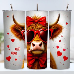 Vaso de vaca de las tierras altas con purpurina Xoxo, diseños de sublimación de vaso delgado de 20 oz PNG, vaso de coqueta de San Valentín occidental PNG Descarga digital