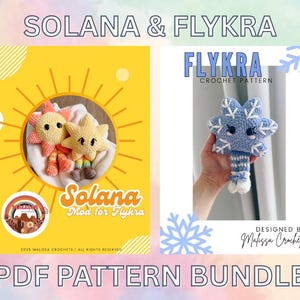 Könnte beinhalten: Ein PDF-Musterpaket mit Häkeldesigns. Ein Design ist ein sonnenförmiges Plüschtier mit orangefarbenen und gelben Akzenten, und das andere ist ein blau-weißes schneeförmiges Plüschtier. Der Text "SOLANA & FLYKRA" und "PDF PATTERN BUNDLE" werden angezeigt.