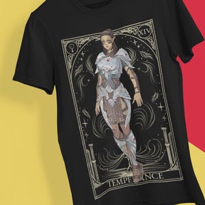 Baldurs Gate 3 Lae'Zel タロットカード Tシャツ ゲーマー ユニセックス シャツ D&D ファンギフト Baldurs Gate ビデオゲームアパレル RPG プレイヤーシャツ