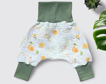 Pantaloni a pantaloncino in mussola per neonati con margherite, pantaloni in mussola per neonati, pantaloni in mussola per bambini, pantaloni che crescono con me, fatti a mano