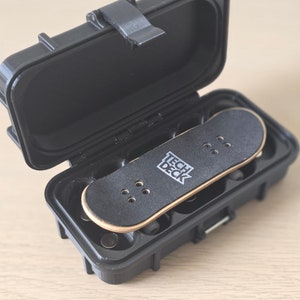 Fingerboard pelican carry case