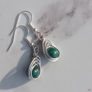 Handmade Natural Malachite Sterling Silver Herringbone Weave Teardrop Earrings zdjęcie 2