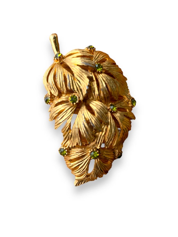vintage sphinx gold tone - Gem vintage sphinx gold tone - Gem