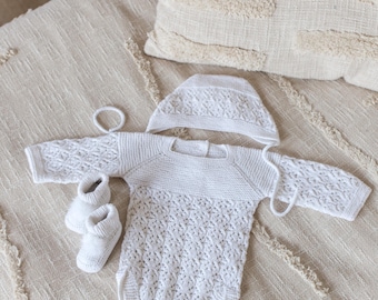 White Knitted Gender neutral baby outfit Baby coming home outfit Baby hospital outfit Baby shower Knitted Newborn outfit Baby shower gift