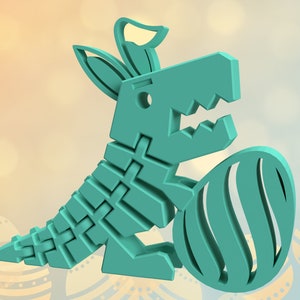 Pode incluir: Um dinossauro azul-turquesa com orelhas de coelho segurando um ovo de Páscoa azul-turquesa. O dinossauro é feito de um design em 3D em blocos. O fundo é uma imagem desfocada de ovos de Páscoa amarelos e azuis.