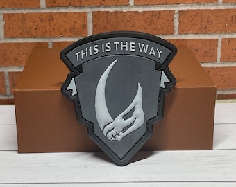 Mandalorian MudHorn Patch - PVC Rubber Bounty Hunter Tactical Morale Patch Hook Loop