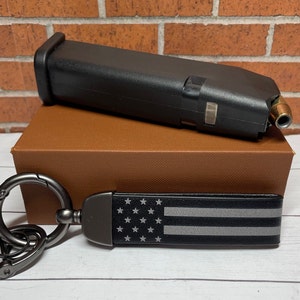 American Flag Keychain -Leather American USA Flag Car Keychain with Zinc Alloy Ring - Tactical Key chain.