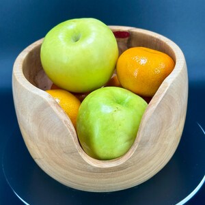 Hand-Crafted Figured Maple Bowl: 6-Inch Wooden Fruit Bowl