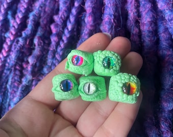 Glow in the dark Eye Beads Set of 5 – Polymer Clay Dread Beads with Glass Eyes – Monster Hair Jewelry for Dreadlocks, Gothic Cosplay Charms