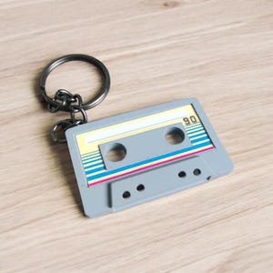 Porte-clés "Cassette Audio 90's" - Nostalgie et Style Rétro . Vintage K7
