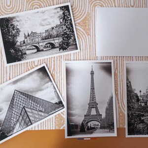 Lot de 4 cartes postales de Paris - effet vintage