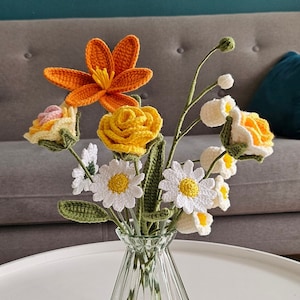 Bouquet de fleurs éternelles fait main au crochet. A 8 fleurs. Rose, tulipe, marguerite, muguet bild 1
