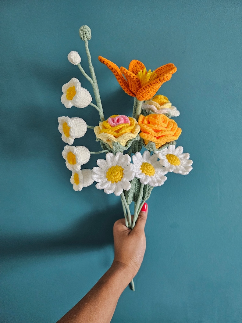 Bouquet de fleurs éternelles, fait main au crochet, décoration de table, idée cadeau, fêtes des mères, rose, tulipe, marguerite, muguet Bouquet jaune/blanc