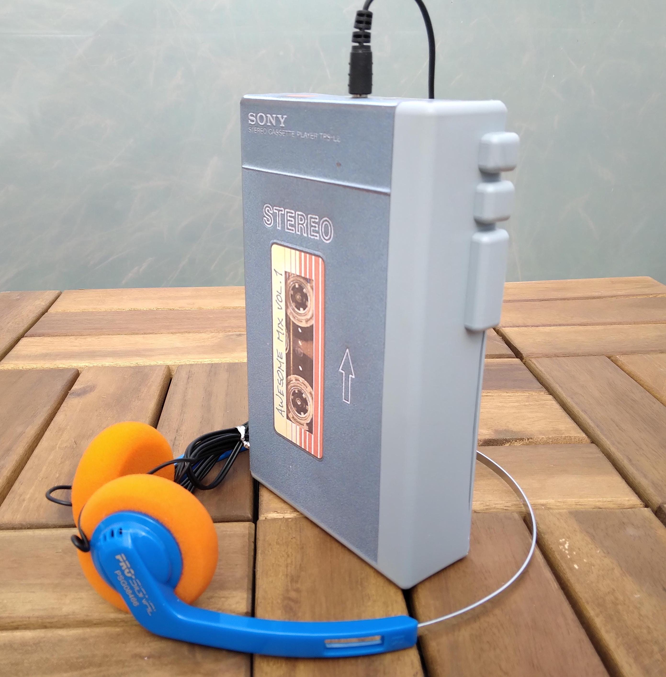 VINTAGE RETRO SONY WALKMAN WM 33/43 Portable Cassette Player (faulty) EUR 18,54 - FR