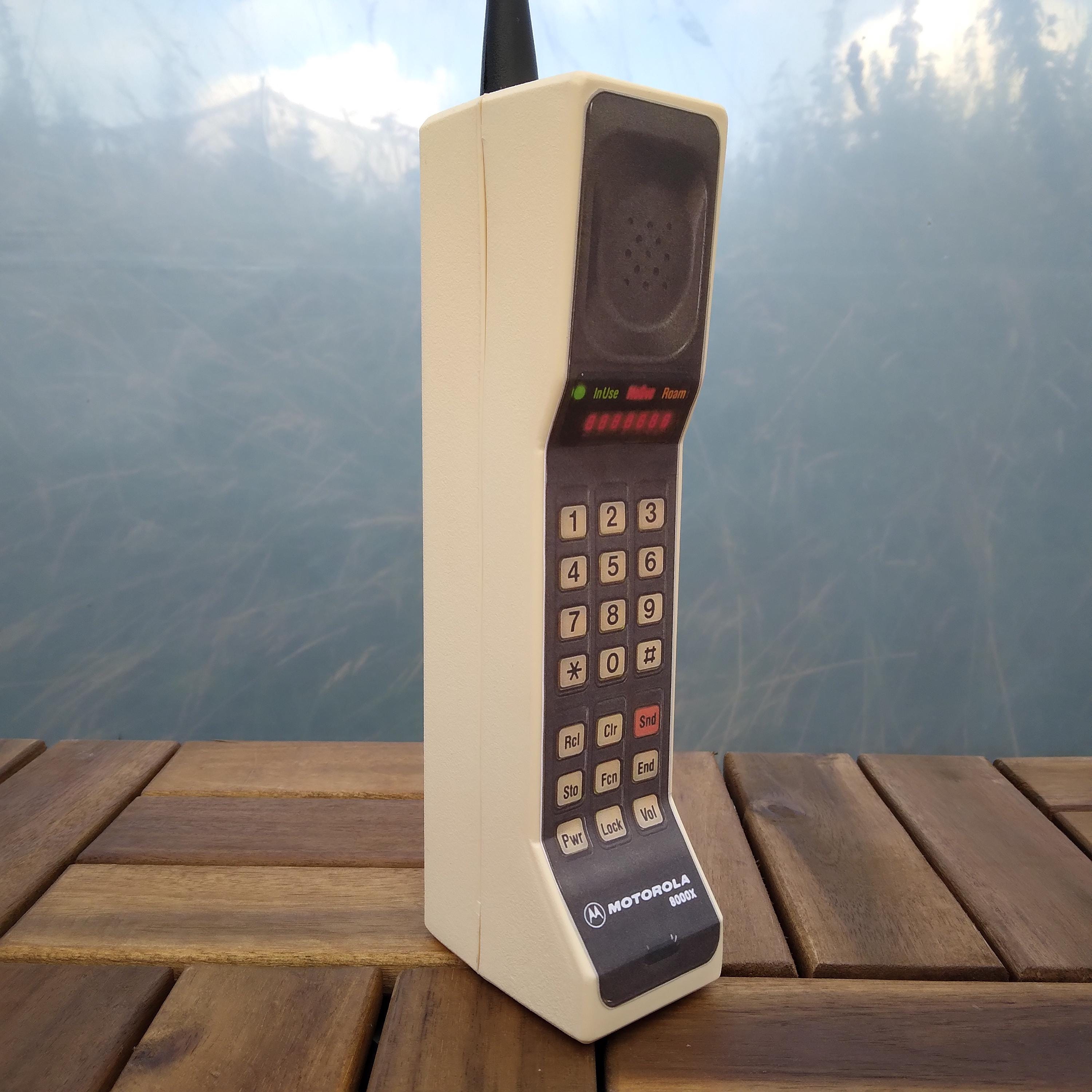 Dynatac 8000x Cosplay Brick Phone Prop for Fancy Dress and Cosplay