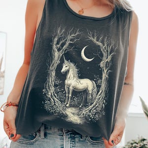 Einhorn Mondschein Tank Top, Wunderliches Celestial Forest Graphic Tee