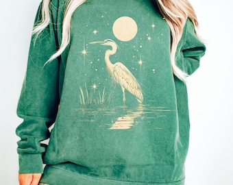 Sudadera con estampado de garza azul, grabado en linóleo de aves, Comfort Colors®, arte popular.